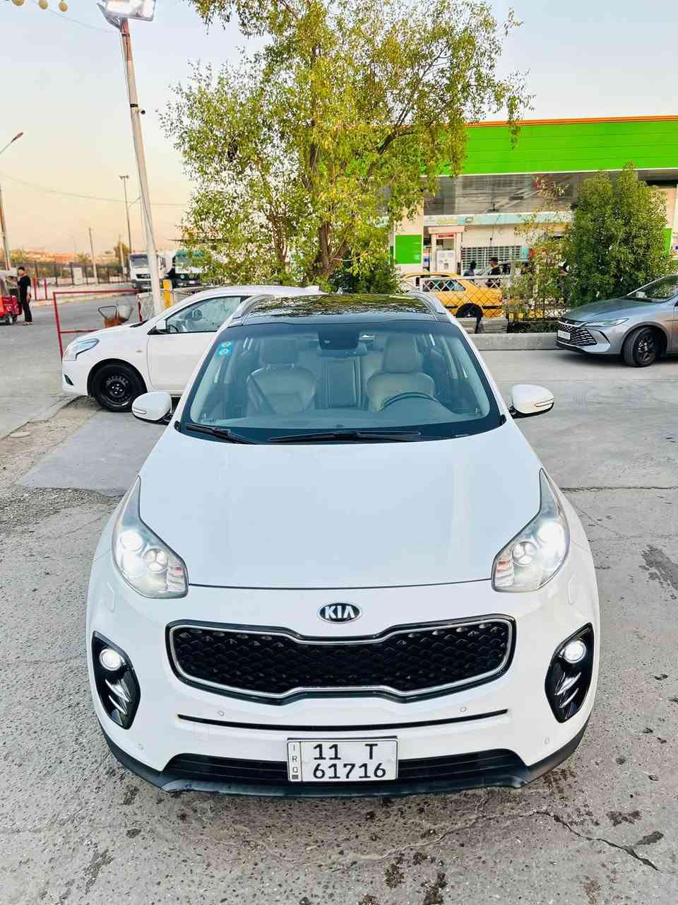 سلام عليكم
سبورتج ٢٠١٨ فول ١/١ 
مكفوله من الصبغ والتعديل 
ماشيه ١٠٥ قابله للزياده 
محرك gdi 2.4 
رقم بغداد تحويل ثاني يوم عنوان السياره الغزاليه 
السعر ١٨٧
***********
