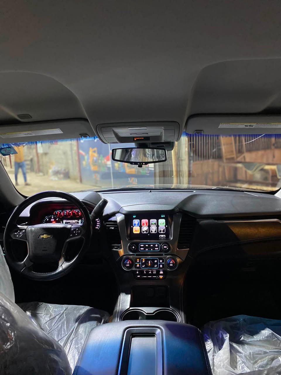 للبيع | تاهو Lt موديل 2019 
السيارة بحالة ممتازة ونظيفة جدًا
▪️ الممشى: 81km
▪️ المواصفات: فول فول
▪️ الدفع: فور ويل
▪️ المحرك: 5.300
▪️ اللوحات: بغداد
▪️ الموقع: بغداد
المواصفات:
 • كشنات  مخمل
 • كهرباء + تدفئة
 • خزن 3 وضعيات
 • ستيرن كهرباء + تدفئة
 • نظام رادارات + وقوف ذاتي 
 • وضعيات قيادة متعددة 
قاصة + ستيرن رجاج + كشن رجاج
كشنات قلاب 7 راكب
 • تشغيل عن بُعد
 • بخاخات تنظيف اللايتات الأمامية
 • حساسات أمامية وخلفية
 • ويل 18 إنج بلادي
✔️ السيارة تبديل جاملغات وبنيد القطع الاصلية موجودة بدون دواخل
📞 الاتصال ***********
السعر 360 دولار
