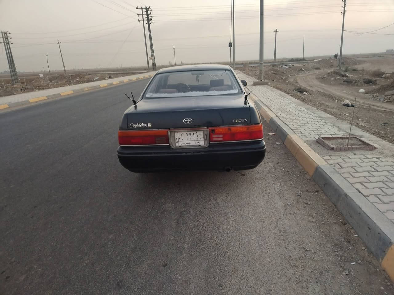 سلام عليكم بطه منفصل موديل ٩٣رقم بغداد سنويه جديده سياره جاهزه كير ومحرك مكفولات تخم تاير كهربائيات كل شغاله سياره جاهزه احله من صور سياره كفاله 
من صبغ والضربه وكفاله من الكص ونقل جثه سياره كفاله عامه العنوان واسط الزبيديه الاستفسار على***********
