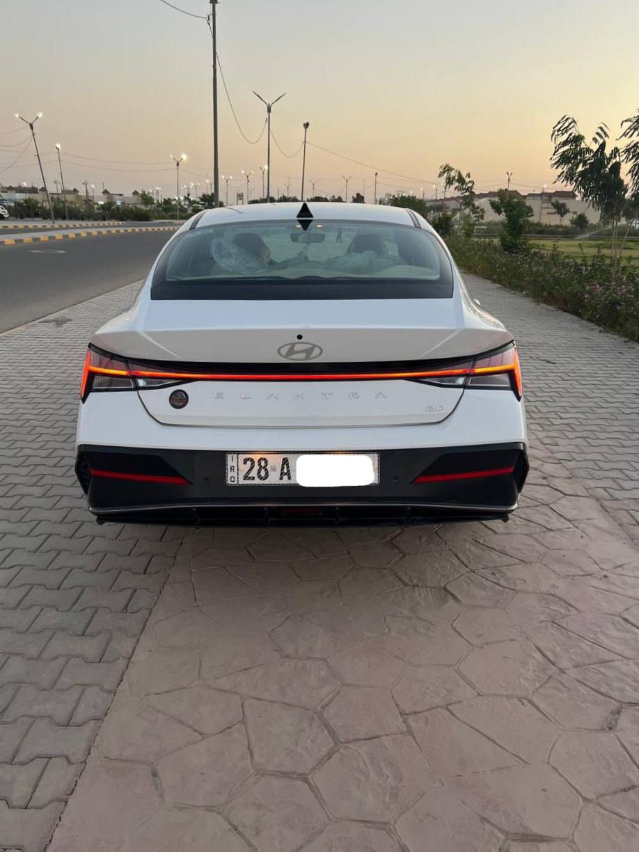 (النترا 2024 خليجي محرك 2.0L)
السيارة كفاله عامة 
نضيف استخدام شخصي 
ماشيه 30 الف كيلو
لون ابيض
السيارة رقم نجف بأسمي
 تحويل ثاني يوم

مواصفات السيارة 
بصمه 
تبريد 
تدفئه 
شاشة 
كامره
حساسات 
فتحه سلايد 
اضواء ليد امامي خلفي 
حساس وشاشة
مثبت سرعة 
بصمة ابواب 
دخول ذكي
اضواء ترحيبيه
شاشة ذكية 
تحكمات استيرن 
وباقي المواصفات معروفه

للاستفسار: ***********
