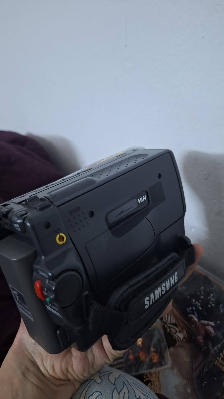 كاميرا فيديو قديمة vp-w90 بقوة تكبير 880x ما اعرف تشتغل او لا لان ما وياهة شاحنة بس نظيفها سعرها 45 وبيها مجال


**إذا كنت صاحب هذا الإعلان وتريد حذفه لأي سبب، رجاءا أرسل رسالة إلى الدعم الفني**