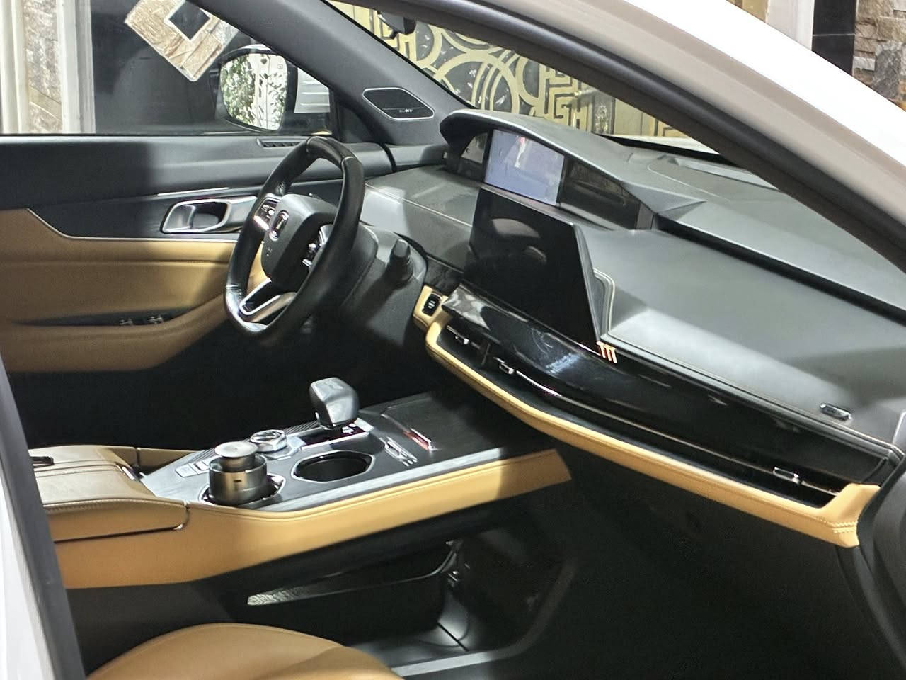 شانجان يوني كي2025  🚘
‏Changan Uni k 2025 ضمان البخيت .
مكان السيارة / محافظة الديوانية 

لون ابيض 

مكفولة من الضربه والصبغ 

🚘 مرقم بغداد 🚘 

📃 اليكم التفاصيل الآتية 👇🏻👇🏻

تسجيل DVR اثناء القيادة 

🚘 خليجي 

🚘 ماشية 13 الف كيلو فقط 

⚙️ حجم المحرك 2.0L Turbo

⚙️ مرتبط بناقل حركة أوتو 8 نمر

⚙️ يبلغ عزم الدوران 390 نيوتن / متر 

🐎 بقوة 233 حصان 🐎🐎

🔑 مفتاح التشغيل بصمة 

🔑 تشغيل عن بعد 

🪟 بانوراما 

🚗 فتح الصندوق كهرباء 

🚗 دفع رباعي AWD 

‼️ اريل نفكيتر 

📍حساسات أمامية 

📍حساسات خلفية 

💡لايت زينون + LED 

🔦️ بك لايت LED 

🚘 قبضات أبواب شفط

🚘 دخول بصمة ذكي 

🛞 حجم الاطار 265/45R21

🛞 ويل كب 21

🛞 4 دسك

🛞 حساسات ضغط الاطارات 

✨️ اشارة في المرايا الجانبية 

✨️ المرايا قابلة للطي كهرباء 

🌧 ماسحة خلفية 

🎈عدد AIR BAG 6

🚗 هاند بريك كهرباء 

🚗 ا ABS 

🖥 دشبول شاشة ديجيتال 

🖥 شاشة Apple Car play 

📷 كاميرا دوارة 

📷 4 كاميرات 360°

💡الانارة الداخلية LED 

⭕️ مقود جلد حياكة  

🛣 مثبت السرعة Cruise 

🎶 المودات والاوامر الصوتية 

🎶 ا Bluetooth / T YPCE 

🔋شاحن هاتف Wireless 

⚡️مخرج منفذ الطاقة 

🔍فحص نظام السيارة 

🚘 انارة داخلية LED محيطية 

💺تتسع المقصورة ل 5 ركاب

💺المقاعد جلد

💺حركة المقاعد الأمامية كهرباء 

💺 تدفئة وتبريد المقاعد الامامية

💺ذاكرة مقعد السائق

💺تجاوي متحركة 

👶 مثبت مقعد الطفل ISOFIX 

❄️ تبريد شاشة 

❄️ قطعتين تبريد

🚘 أوضاع القيادة Drive Mode 

🧱 أوتو بريك ‼️

 🧱 رادار

⛷️ نظام مانع الانزلاق 

⛰️ نظام نزول المنحدرات 

🥤النظام الصوتي SONY

🚘 دبل اكزوس 

🚘 تطعيم الدواخل ألمنيوم

السعر 37 مليون دينار عراقي ( محجوزة للمصرف الزارعي بااسمي )  ***********
