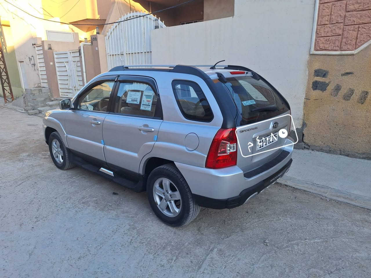 السلام عليكم سبورتج ٢٠١٠ 
بيع مستعجل بسبب السفر 
مكفولة كفالة عامة كشر.. محرك ..كير ..كهربائيات
على وضع الشركة سبير مانازل حته الكتلوك بيها للاتصال *********** السعر ٩٥ ورقة اكرر بيع مستعجل وهاي مو سعرها

