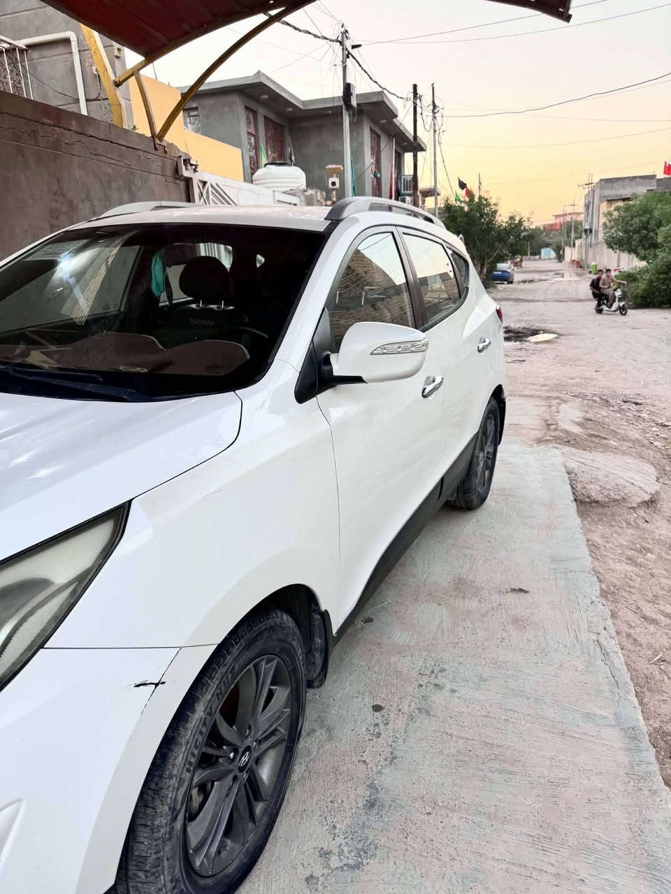 السلام عليكم 
توسان ٢٠١٥ بغداد
ماشية ١٠٠ الف فقط
السيارة نظيفة جداً 
تخم تايرات ياباني السنوية ٢٠٣٠
السعر ١٥٥
اتصال فقط 
***********
