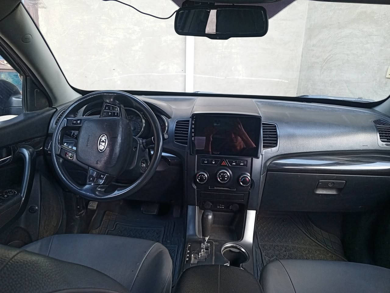 سلام عليكم سورنتو 2012 وارد امريكي رقم بغداد تحويل ثاني يوم محرك 4 سلندر دوش سعر 115 وبيه مجال قليل للاستفسار علئ الرقم *********** المكان ابو غريب النصر والسلام
