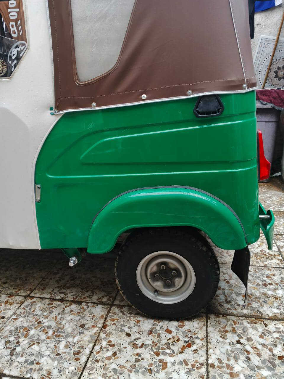 سلام عليكم تكتك البيع موديل 21 رقم وسنويه ارقام نكليزيه ربع مذب عليه تكتك جاهزه عله اخر حبايه كفاله عامه لا ضربه وآله صبغ معمر بيه بس دوس السعر 8200بيه مجال شي قليل بكاني بياع تقاطع درويش هاذه رقمي ***********
