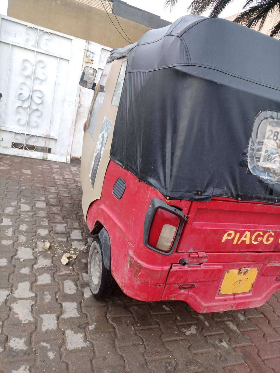 السلام عليكم تك تك بياجو موديل 2018 محور محرك باجاج مال 20 اوراقها كاملهه تيك توك خير من الله تخم تاير جديد لا ضربه ولا صبغ تكتك بلادي العنوان بغداد المدائن سلمان باك السعر مليونين و300 رقم الهاتف***********////***********
