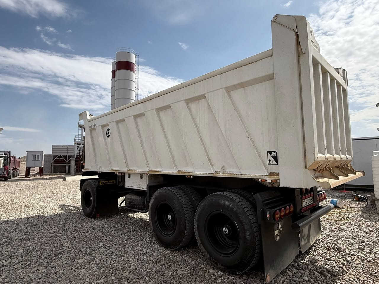 عربانه للبيع شغل عبودي القريشي شغل النجف طول 7,30 جديد كلش تخم تاير دناكير 16 شاصي 16 سعر220 

***********
