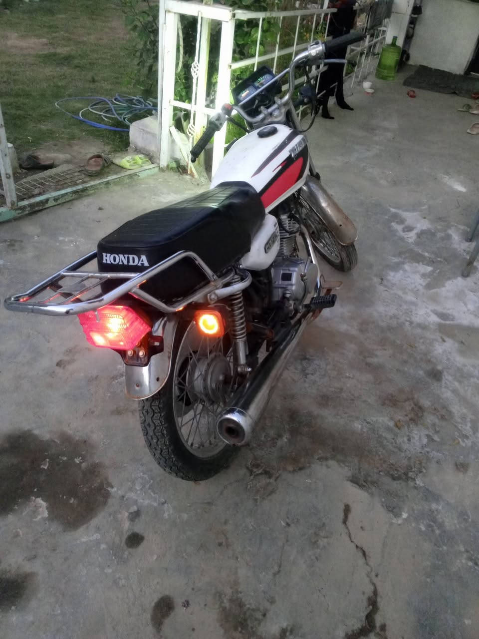 للبيع تايكر (كلك ) الدراجه مكفوله من السرقه .كلشي ما عوزه الدراجه. كهرباء كله شغاله المكينه زينه السعر ٢٧٥ قفل مكاني كربلاء الجدول الغربي ***********
