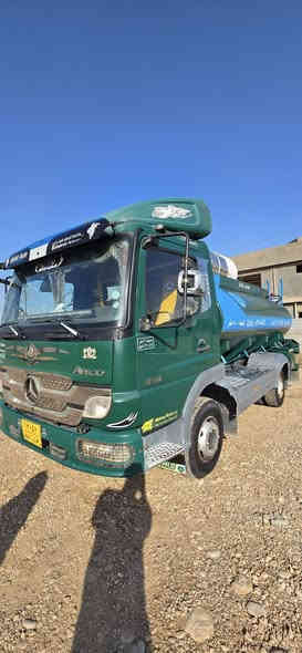 السلام عليكم اتكيو للبيع تنكر ماء تانكي مغلون داخل التانكي ماده ايبوكسي الحمولة 8000 جوبلس سيارة جاهزه للعمل  مناقصها برغي السيارة بأسمي تحويل ثاني يوم (***********) الاستفسار على هذا الرقم
