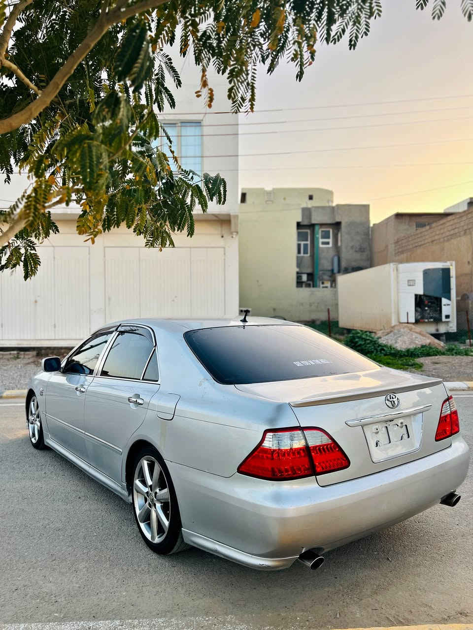 بـەناوی خوای گەورە . 
مـاشاااللە لەمــاڵی ھەمو لایەك 🤍.
بــۆ فرۆشتن شـاھینە سپۆڕت 2005..
بــڕاوە بـڕاوە
گــێڕ و مەكـینە بچوك 180. بەنزین ھەر نـاخوات 
3 دوگمە كـوشن پەڕۆ .
نـاو ڕەشی سـاج سـور.
سـەیارەكە تـازە داخلە كـامل كـامل مەسروف كراوە دینارێ مەسروفی نیە ..
جامم ھەڵگرتوە سارد و گەرم و برێك بەسراوە ..
شـاشە و كامێرای مەزبوت ..
تـاخمێك تایەو ویلی دینگە سفر .
4 دەبڵی سپۆڕتی لەژێڕە بە دڵی خۆت بەرز و نزمی پێ بكە ..
سەیارەكە ماشااللە زۆر زۆر جوانە .
سەقفی شوشەیە .
چاڵ و شوختی نیە تەنھا قوپاویەكی بچوكی ھەیە لەسەر بۆنیدەكەی لە وێنەكانە دیارە ..
گێڕ و مەكینە و كارەباییی بەشەرت . 
سەقف و حیزام و ڕەقەم شاسی و كەڤەر گۆڕاویش بەشەرت ..
سەیارەكە ڕوبەڕو لە ڕەسمەكان جوانتر نەبو مەسروفی ڕێگەت بە دووقات بۆ ئەگێڕمەوە....

ھەر ھەمو شتێكم نوسیوە ڕەحمەتت لێبێت موشتەری نیت سەری خۆم و خۆشت مەیەشێنە باوانم ..
نـرخی 48 گەڵاو مەجالێكی كـەمە .. 
لە كـەلارم 🤍.
***********
