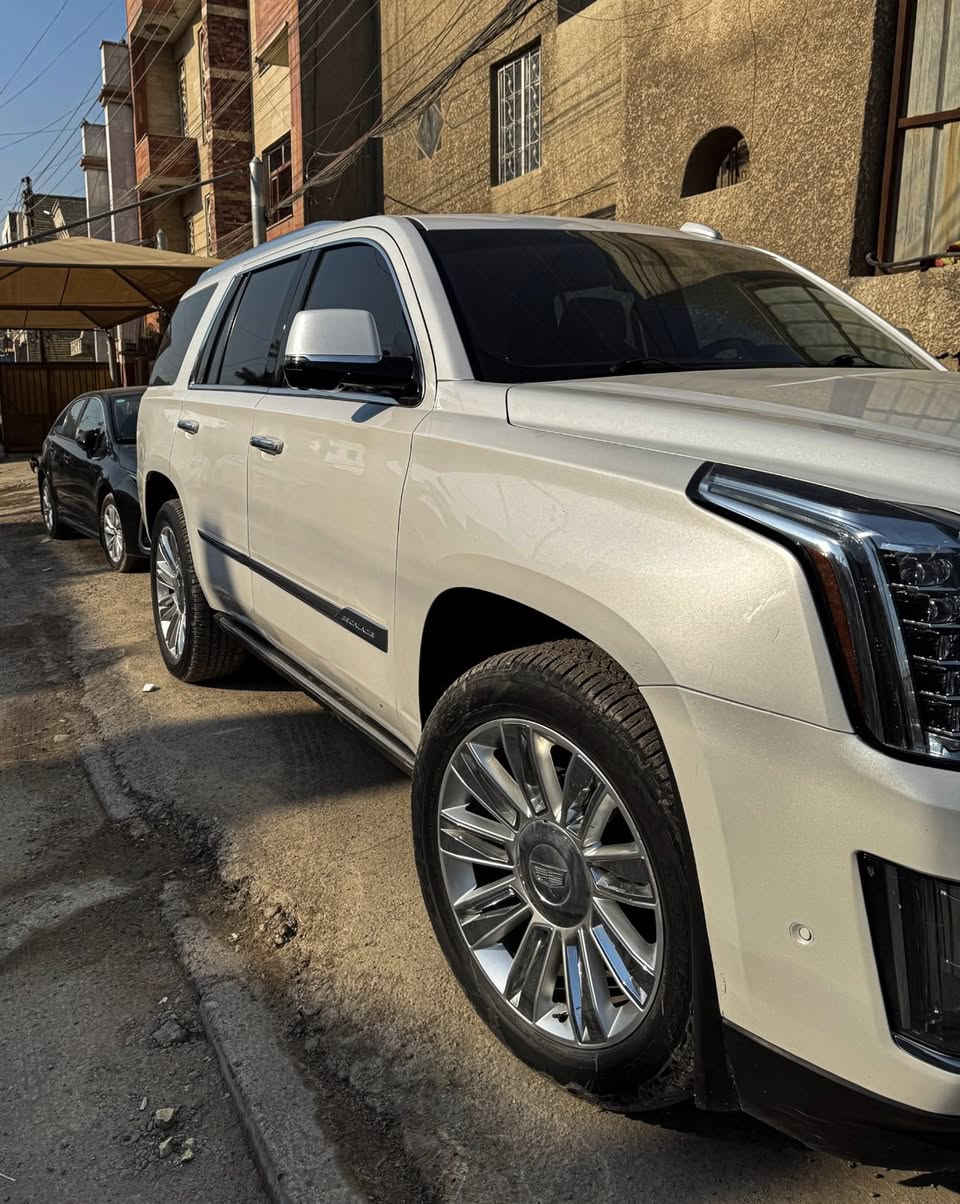 كاديلاك إسكـاليد
موديل 2017
محرك V8.6200
ماشي Km.91000
بأسـمي هزه و سنويه جديد 
مكفولة عدا بارد بالباب الخلفي الايمن 
المواصفات :
▪️ تشغيل عن بعد
▪️تحكم ستيرن
▪️ فتحة سقف
▪️ سايد بريك دگـمه
▪️ ثلاجه
▪️ قاصه
▪️ 3 وضعيات قياده
▪️ نقطة عمياء
▪️ كشنات خزن تدفئه و تبريد
▪️ داتا شو
▪️ ويل 22
▪️ DVD 
▪️ دوسات كهربائيه
▪️ الابواب بصمه 
 الرقـم :
***********
***********
متوفر واتسـاب
