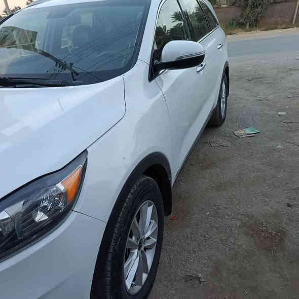 السلام عليكم 
للبيع 
كيا سورنتو موديل 2019
وارد امريكي 
حادث بنيد ودعامية فقط تبديل بدون ارباكات وراديترات كلة بلادي 
ماشية 118،000كم
محرك 4 سلندر GDI
رقم بغداد باسمي تحويل ثاني يوم 
سيارة مكفولة من  كلشي 
كير محرك على حاله الشركة 
مواصفات ،
كشنات جلد 
كشنات تدفئة 
7 راكب
ليد نهاري 
شاشة وسطية 
بصمة تشغيل 
مانع انزلاق ESP
قطعتين تبريد
وبعد مواصفات معروفة  
 
سيارة مكفولة من كلشي 
للاستفسار 
***********
***********
               السعر (190)
وبيه مجال
