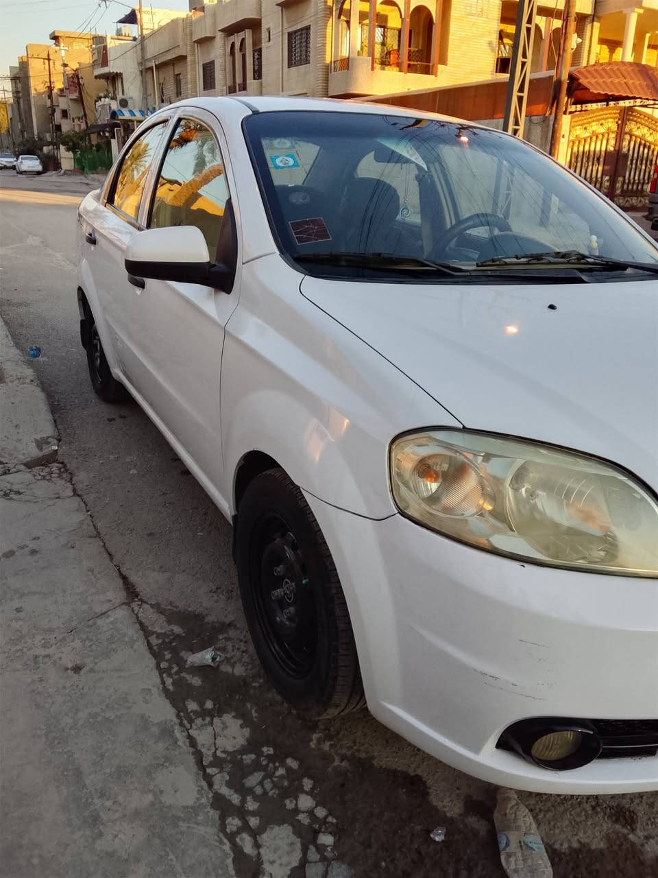 السلام عليكم افيو 2011للبيع بيه جاملغ امامي مبدل من الداخل كل شي مابيه وصبغ  مكاني بغداد الجديده السعر 68 ورقه وبيه مجال بسيط الاتصال على الرقم ***********
