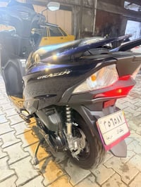 للبيع فقط  هوندا ياباني  نوع كرزلا  غراضها مال بيسي اكس  ماشيه 14 فقط ...