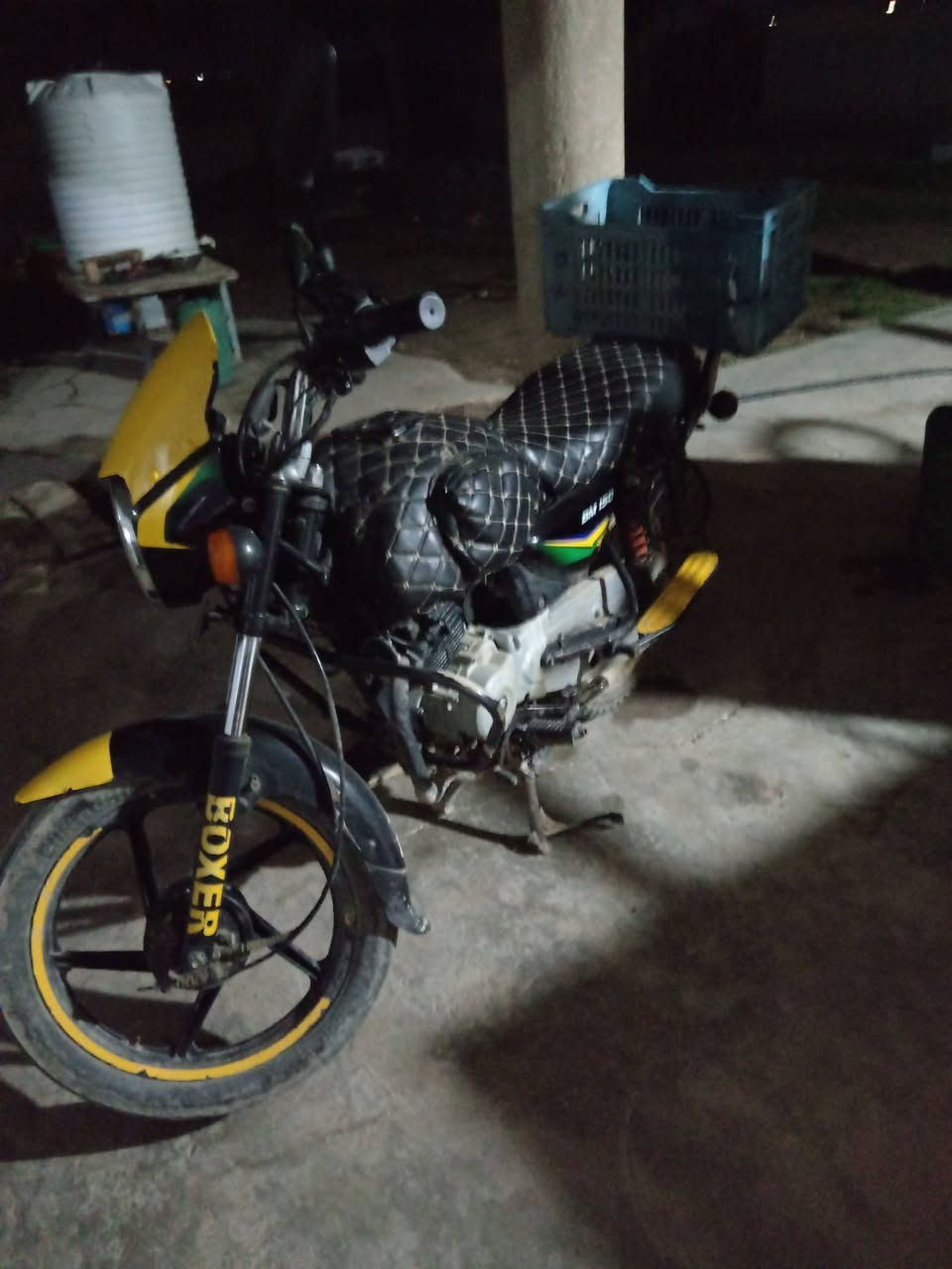 سلام عليكم ورحمة درجة بوكسر للبيع موديل 2020 درجة اوصوليه اوراق كامله شغل ومشي السعر مليون وخمسين المكان ديالى خان بني سعد ***********
