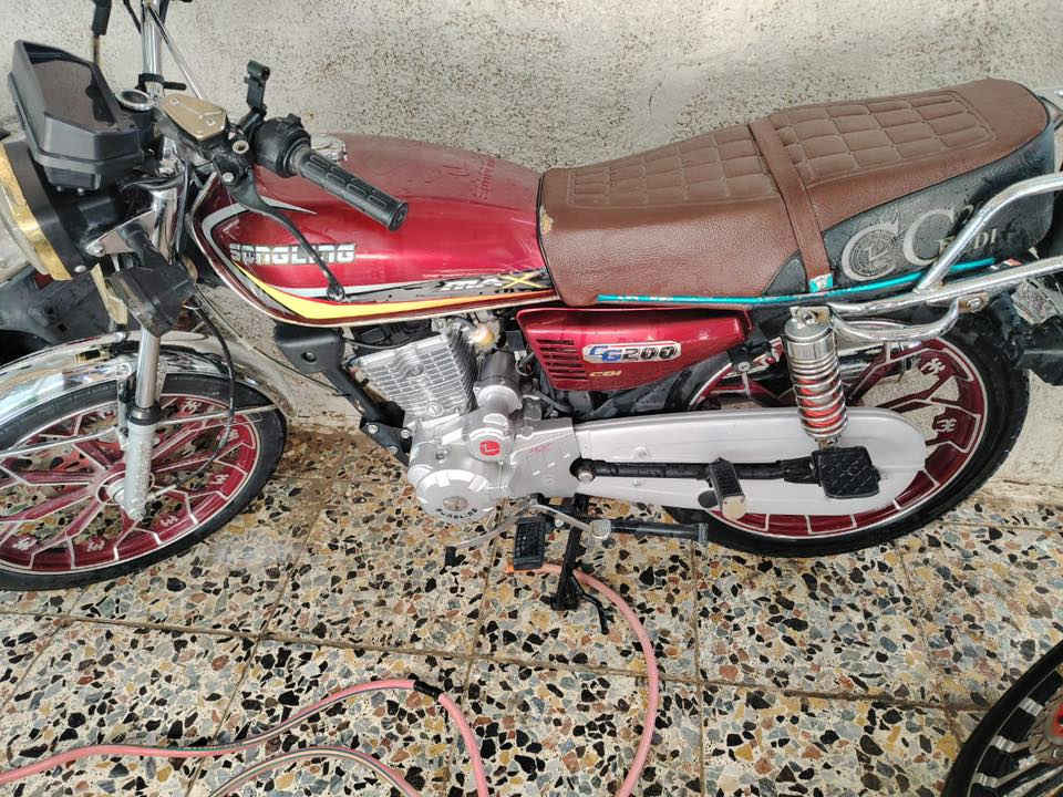 سلام عليكم ورحمة من رخصت الادمن دراجه  البيع موديل 2025 مكينهاا مكفواله ماممدود عليهاا سبانها كلشي شغال بيهاا اي نقص ماكو شلعه ومعدل ومكينهاا 200سيسي صاروخ مكان بغداد قريب عله شعب السعر 800وبيها مجال بصيط لي تعجبه يتفضل ***********
