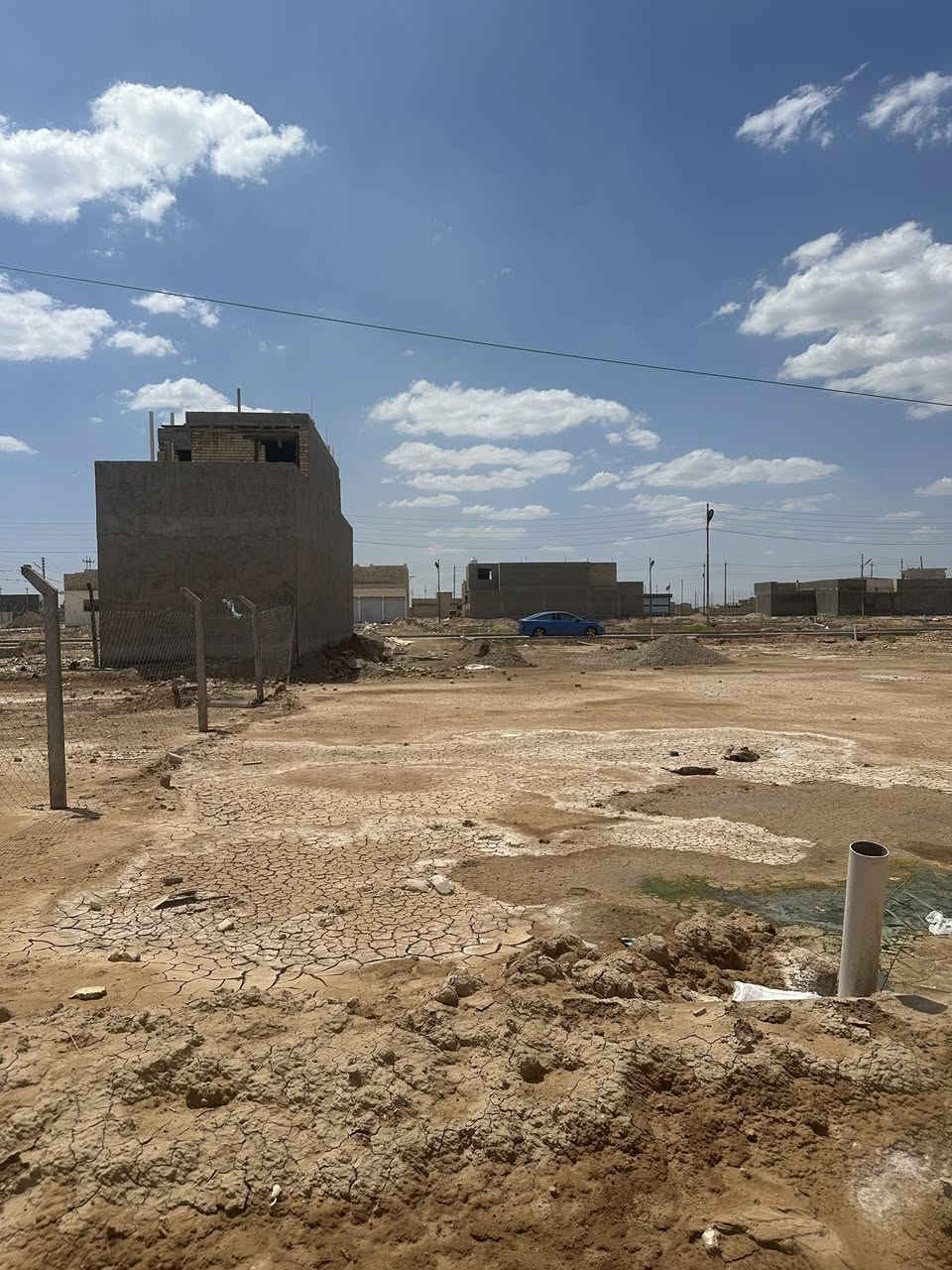 السلام عليكم 
قطعة ارض للبيع منطقة بوب الشام الجديدة (الكاورية ) بصف الهزة مال مرور المساحة ١٠٠متر زراعي سند ٢٥ موقعهة كلش حلو عشارع ٣قطعة عشارع مجاري تبليط كهرباء وهل ايام التبليط السعر 11 رقمي ***********
