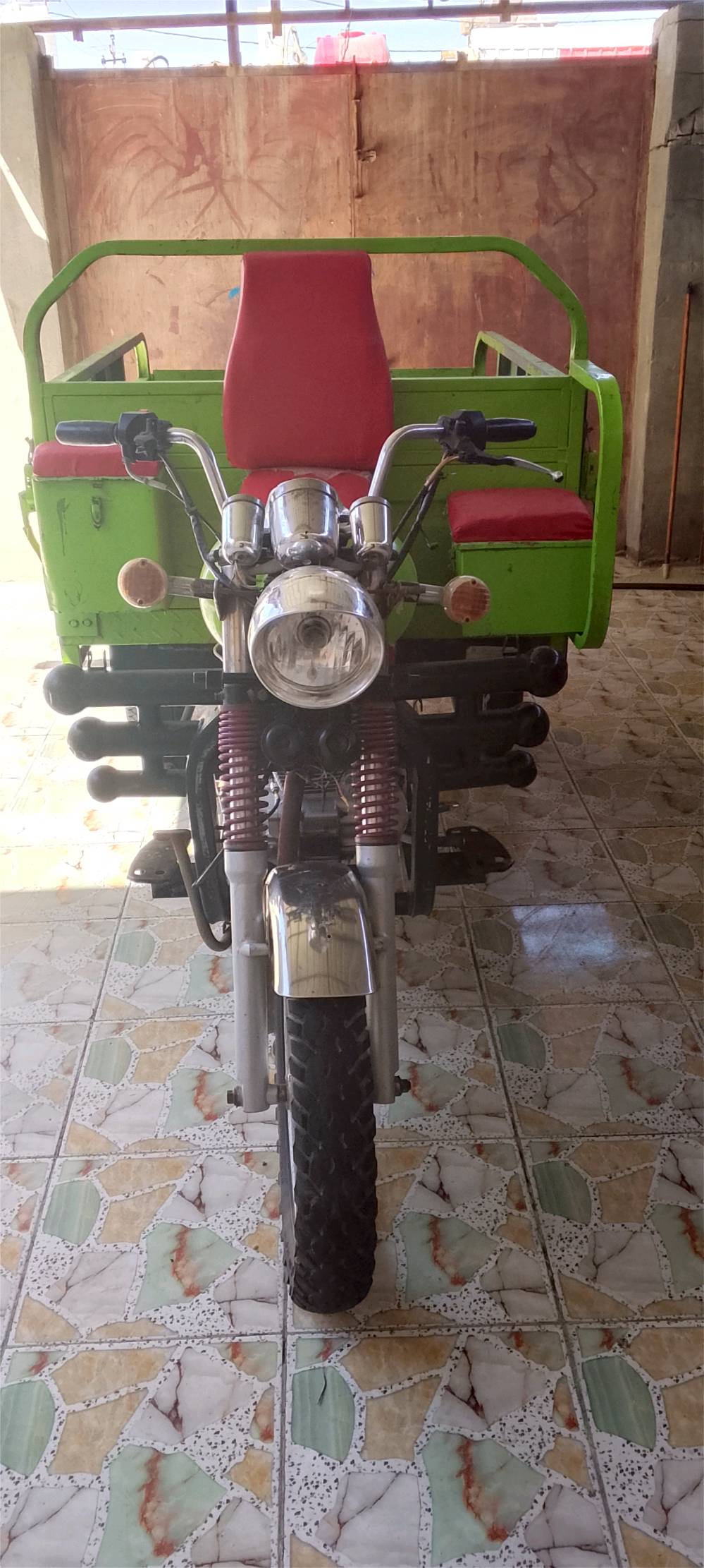 ستوته للبيع  مديل 19 اوراق كلش نضيفه وكلشي بيهه جديد محرك جديد كهربائيّة جديده  كلش نضيفه رايده مليون 600 وبيه مجال قليل 