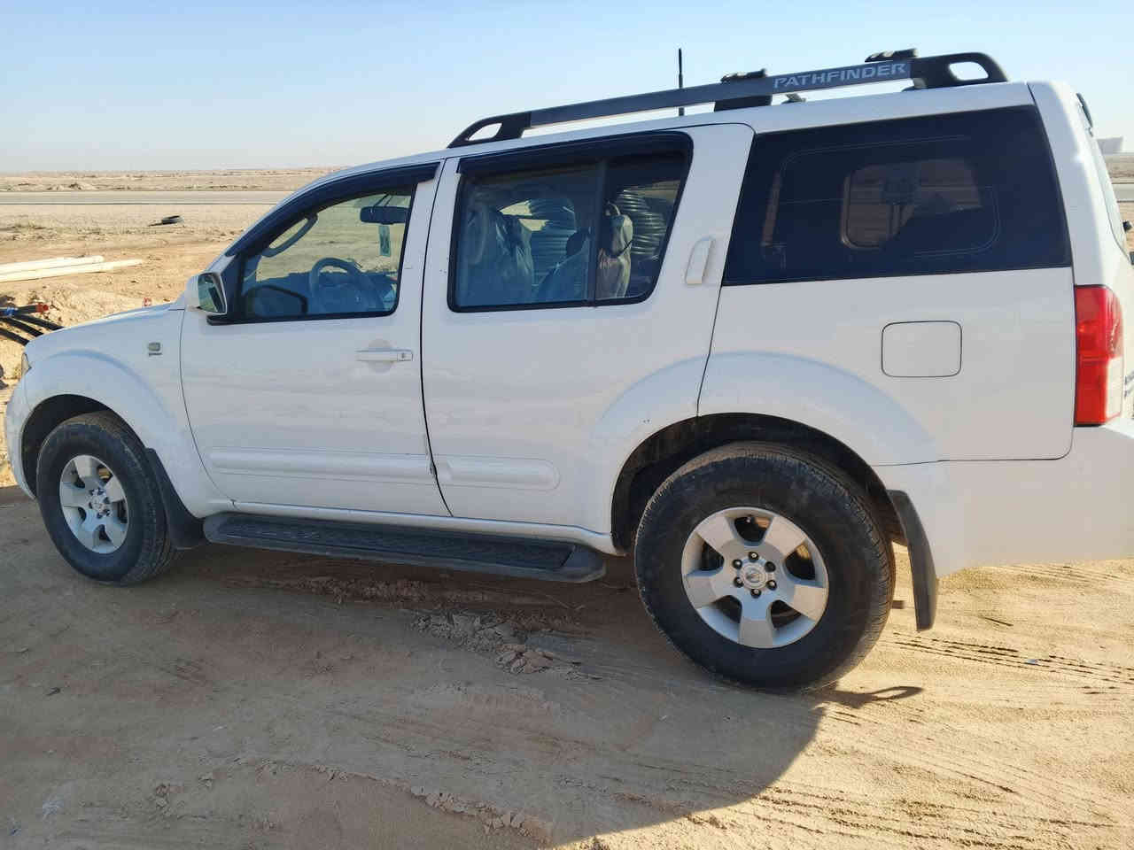 بافندر موديل2007 سعره 96وبيه مجال رقم هاتف ***********موصفات سياره شاشه كامره خلفيه مثبت سرعه تحكم استيرن اشاير 7راكب 3قطع تبريد 6سندرحجم محرك 4000 محرك وكير كفاله حداديه تخم تاير جديدات مكان سياره كربلاء عين التمر بيع او مروس كيه حمل
