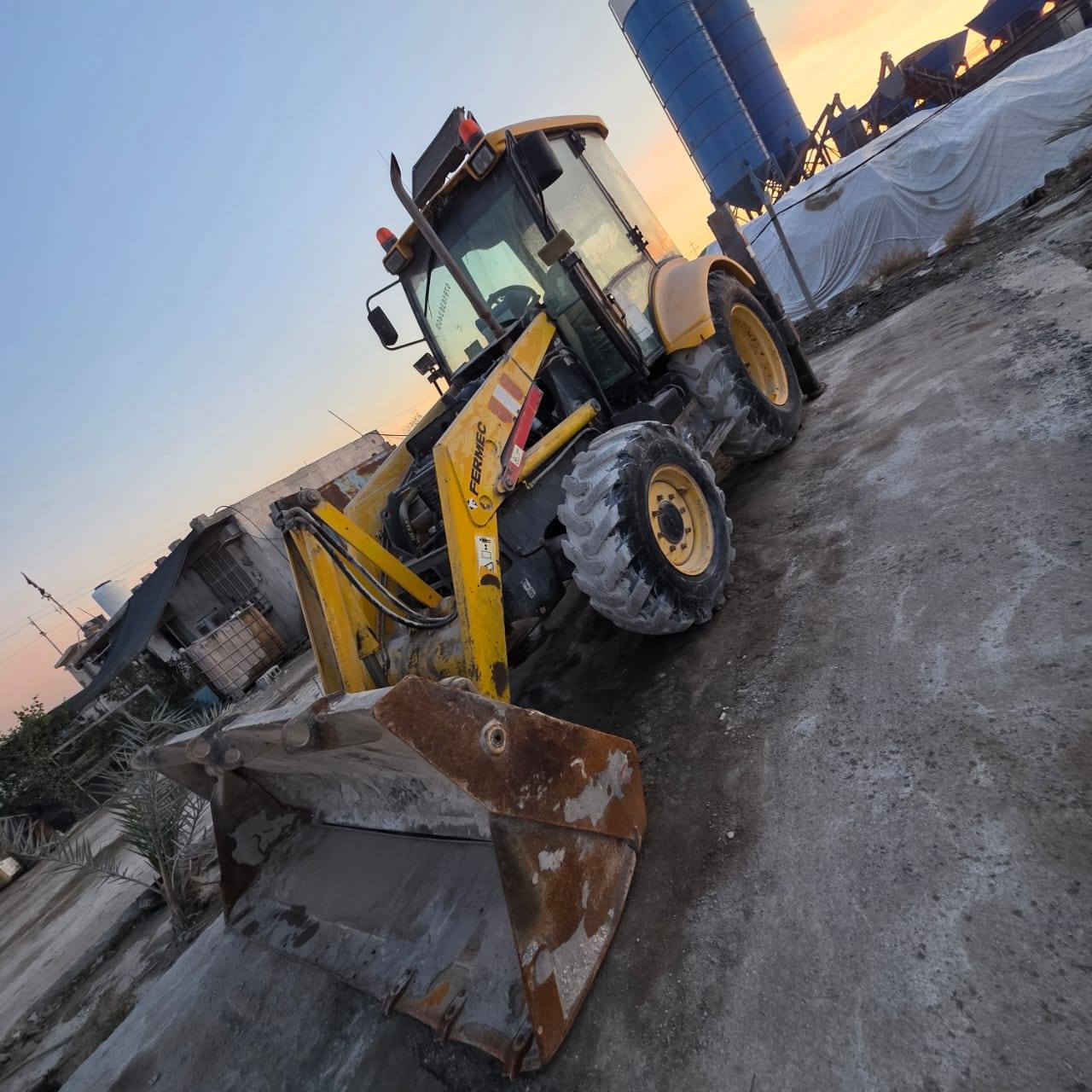 سلام عليكم تركس مديل 2009 جاهزه رقم بغداد
السعر 80 وبيه مجال المكان كربلاء ***********
