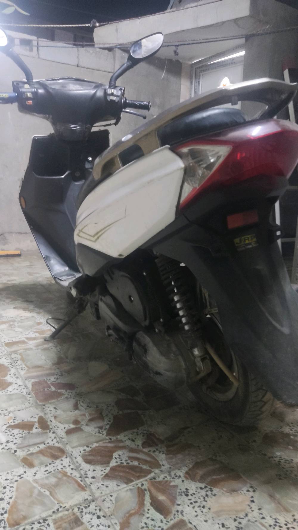 سكنس صيني 
250 وبيها مجال قليل 
مكاني بغداد 
رقمي ***********