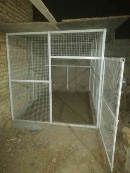 للبيع العرض ٢متر الطول ٣ متر مكان الناصريه مركز حي الجامعه السعر ٣٠٠ وبيها مجال ***********
