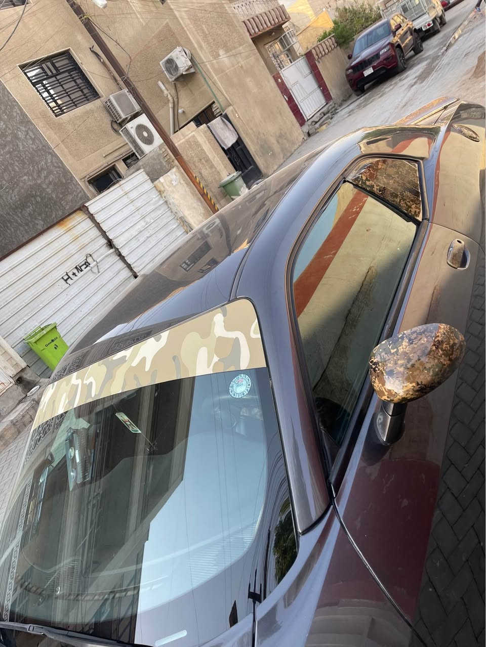 🛑جالنجر sxt 2017
🛑اللون نفطي 
🛑رقم اربيل
🛑محرك+كير+تبريد مكفول
🛑عداد المسافه 120mi
🛑سقف كنتاره شاشة كبيره كت عسكري مرقط للسياره     داخل وخارج  غرفتها نضيفة 
🛑ادامة كامله عله ايدي مي راديتر جديد موتل بلكات جديدة ويل بلادي جديد تخم تاير جديد ميحتاج تصرف عليها ابد
🛑بجم كبس ممفتوح شرط
🛑حادثها جاملغ خلفي ونص الباب جهة السايق بس مصبوغه صفحه كامله لان الصبغ بي شذره ميجي عدل
🛑ايرباك برده جهه السايق فقط
🛑مكان السياره بغداد/الغدير 
*********** بيع او مرواس شعندك دزلي بغداد, العراق
