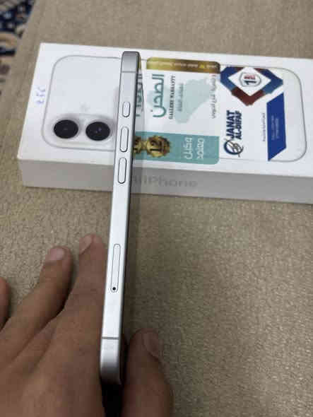 ايفون 16 العادي لون ابيض نضافه 100/100 شرق اوسط ملحقات كارتون و وصله الشحن مكان ناصريه حي تضحيه بطاريه 98 توه نزلت من حدثت نسخه ال 256 مو ال ١٢٨ سعر 900 وبيه مجال لستفسار وتساب فقط ***********
