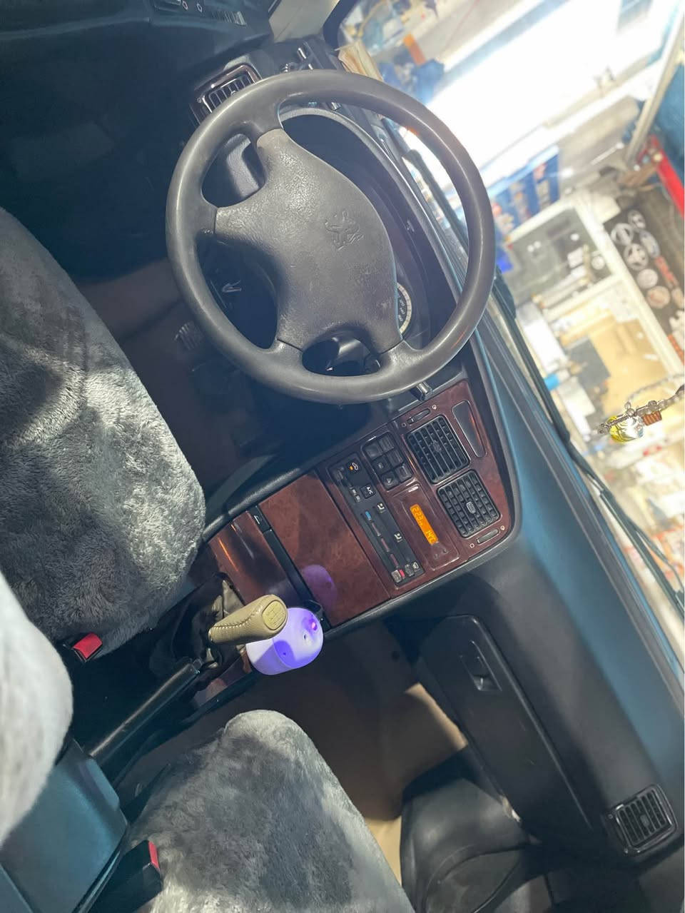 باسم الله الرحمن الرحيم 

***********
***********

بیجۆ پارس مۆدێلی 2011  
مەکینەی بیلاد ١٦ بەنزین زۆر کەم ئەخوا
 گێڕ عادی گێڕ گەورە گێڕو مەکینەی بەشەرت 
ماڵی دۆستە  4جام کارەبایی 
کامل بەشەرت تەبریت سارد و گەرم  
سەیارەکە زۆر تازەیە  
سەنەوی تازەیە هەتا 2029 
کارتی بەنزینی هەیە 
کامل بەشەرت ماڵی دۆستە تەحویل و بڕاوە و غرامە بەشەرت 
شوێن : چەمچەماڵ
سعر : 45 گەڵاو معامەلە
#***********
#*********** السليمانية, العراق
