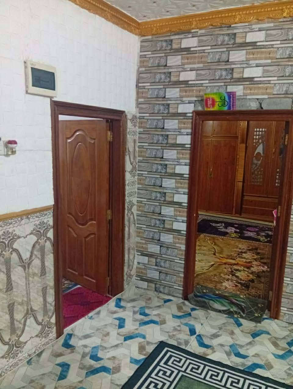 فرصه مميزه وبيع مستعجل دار للبيع طابو زراعي سند 25 مساحه 300 متر  بناء حديث منطقه سكنيه كافت الخدمات العنوان/حله وردية شارع الغسل مقابيل عيادة الدكتور احمد الجمل -------- ملاحظه بناء بلوك   السعر 55 مع المجال للاستفسار *********** + ***********
