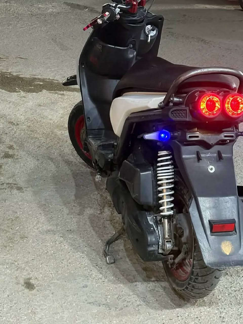 دراجة للبيع عوزها ترتيب وبيها خمدة السعر 650


**إذا كنت صاحب هذا الإعلان وتريد حذفه لأي سبب، رجاءا أرسل رسالة إلى الدعم الفني**