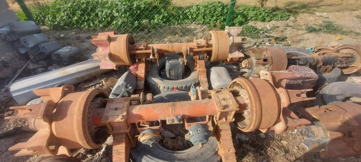 دناكير 14 المانيات مالات بلوم العدد اربعه اثنين منهن بيهن سبرنكات واثنين منه مابيهن. التفاصيل اكثر الاتصال على صاحب الرقم ‏.            ‪ 0771 312 3607‬‏
