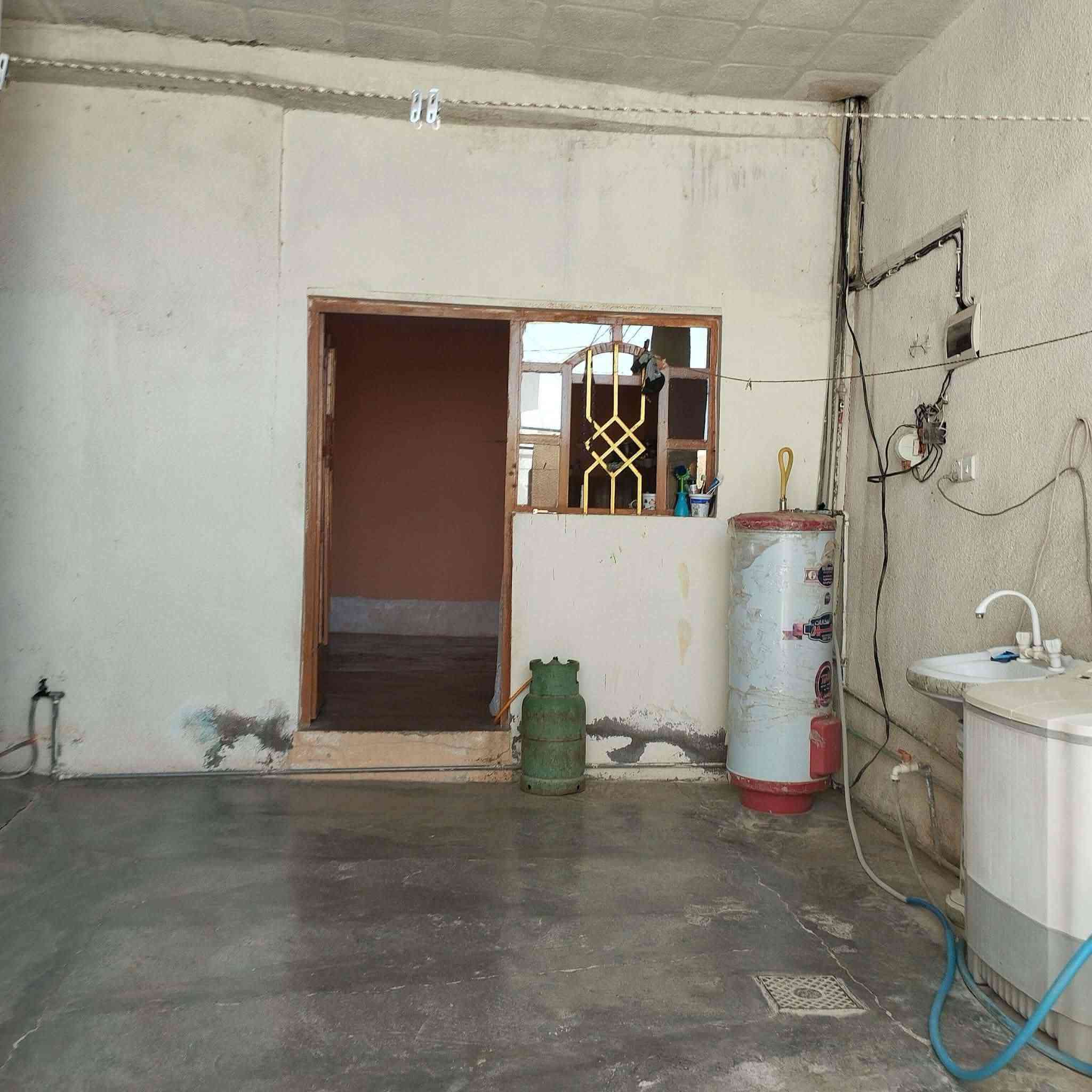 بيت طابو للبيع قرب مدرسة الجمال 
مساحة البيت 175 متر 
السعر 40 مليون 
للتواصل 
واتساب ***********
او مراسلة الصفحة على الخاص
