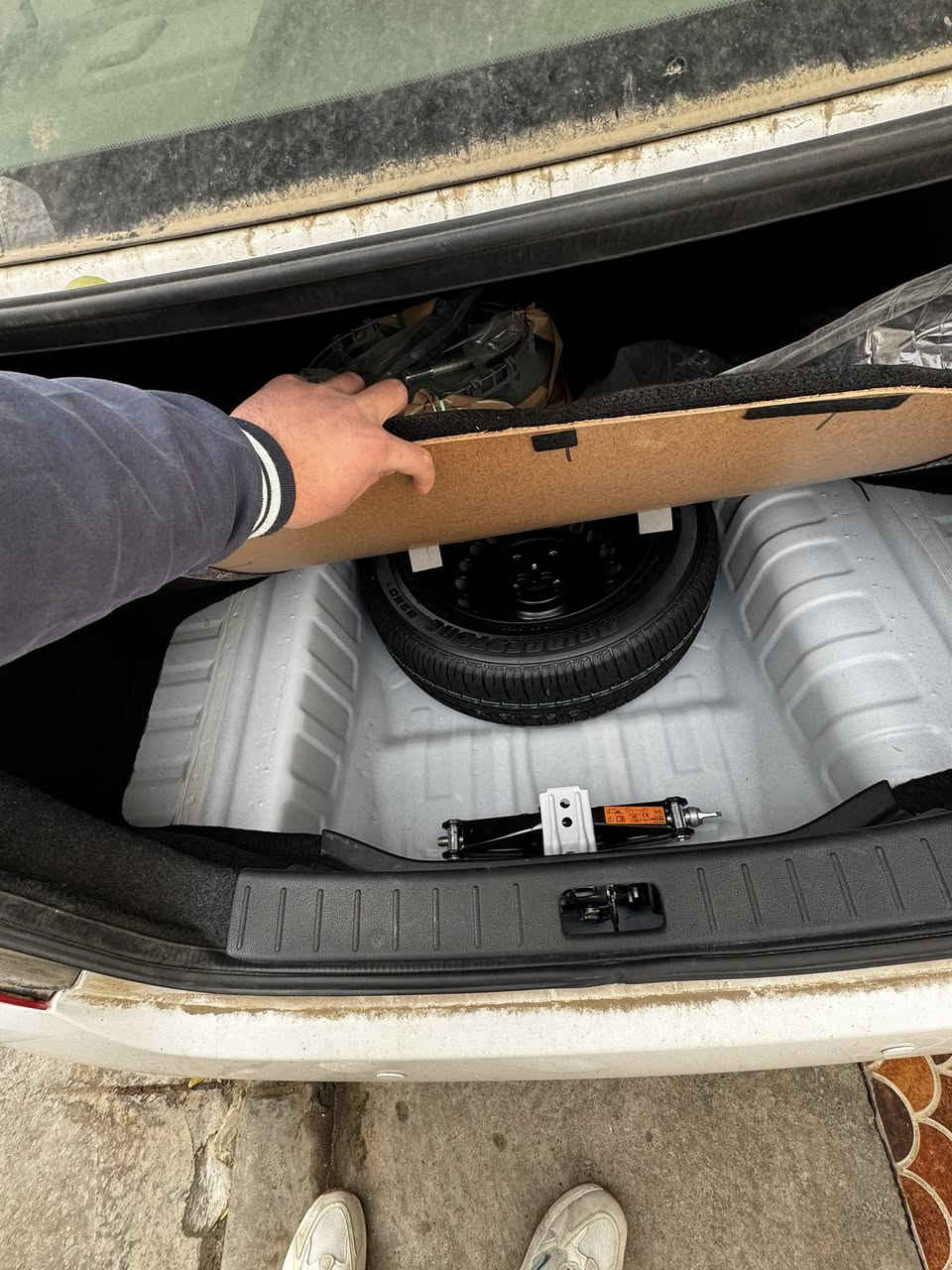 سلام عليكم
نيسان صني مديل ٢٥ 
ماشيه ٥٠٠ زيرو من الشركه على ايدي 
كفاله عامه من كلشي 
السعر ١٣٣وبيه مجال 
مكان بغداد سيديه 
***********
