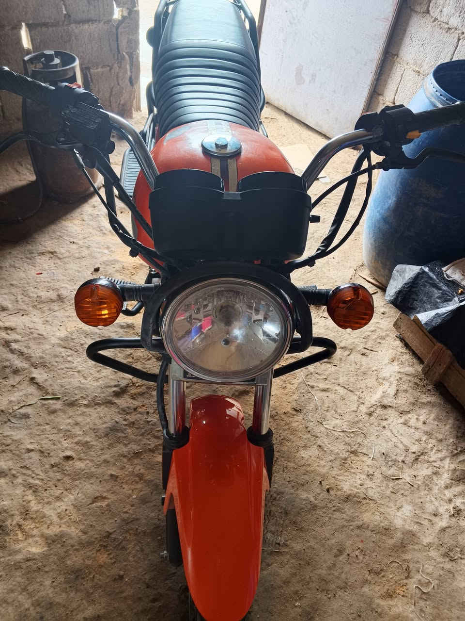 السلام عليكم دراجه للبيع موديل 22 اوراق سكينات مكان عشاء النجف سعرل
***********
