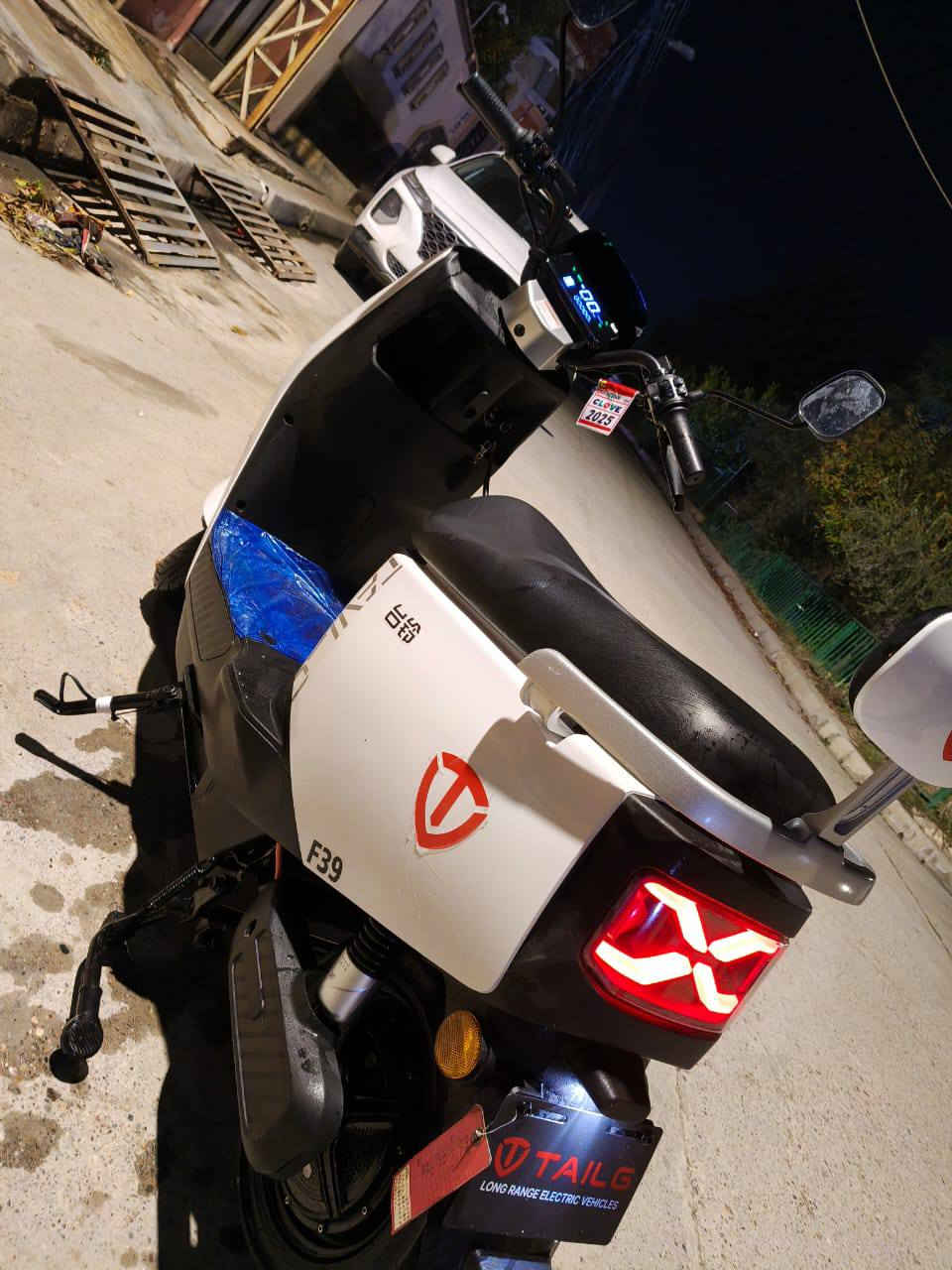 سلام عليكم للبيع ماطور شحن نوعيه TAILG ماطور جديد حيل حيل صاله عندي شهرين ماشي Km154 ماطور كله شرط شغال شرط ورقة ضمان موجود شاحنة موجوده 
$840 وبي مجال 
***********
موصل جانب ايمن
