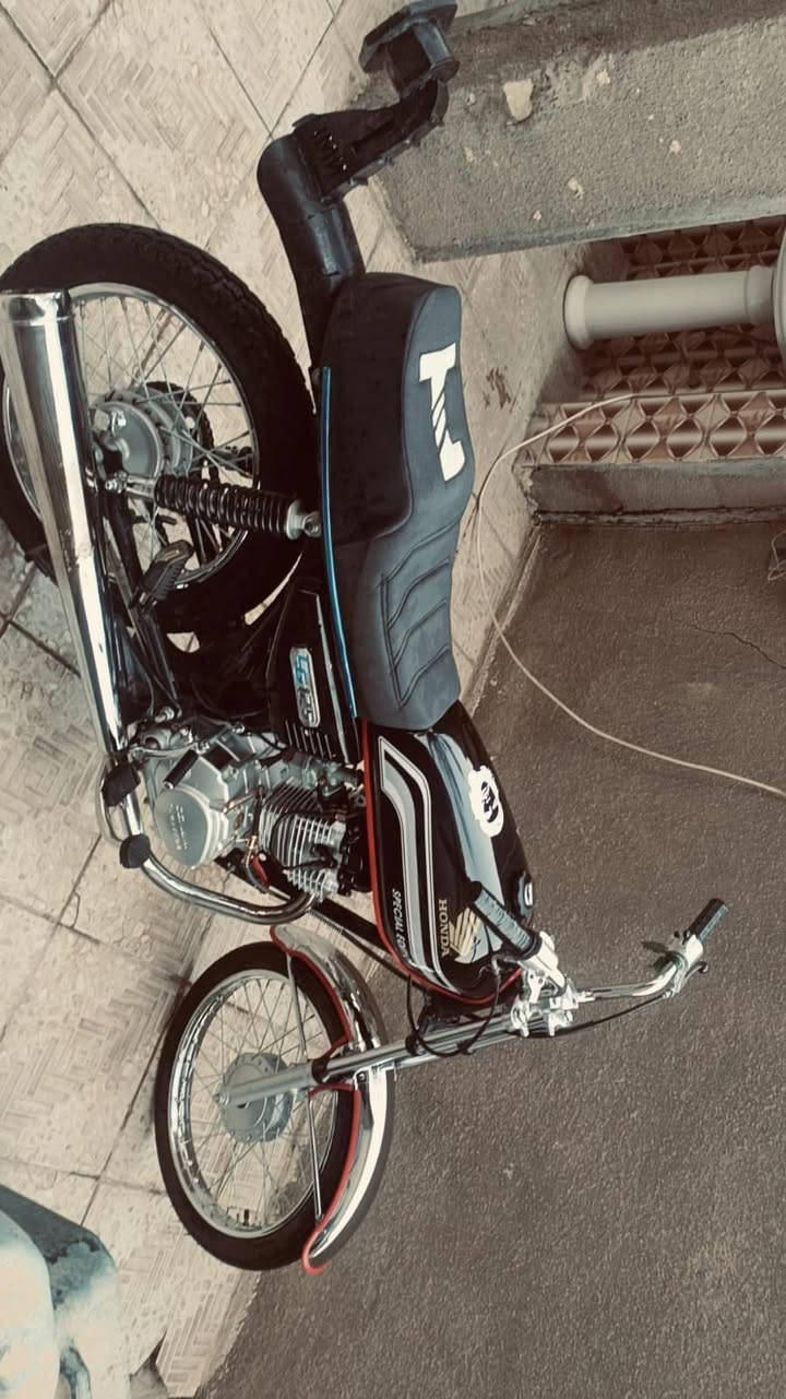 سلام عليكم .
دراجه لبيع محرك سيجي موديل ٢٤ محرك مامفتوح 
السعر خاصً او تصل ع هذا الرقم ***********يراسلنيً وتساب او يتصل عليه
