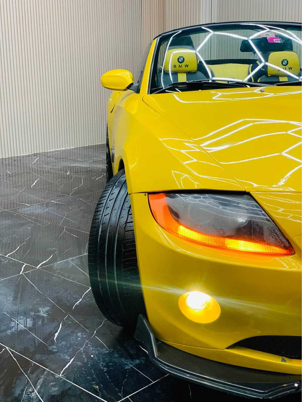 BMW z4
مۆدیل 2007شه ش پستؤن 525ده بل ديجيتال گئرئؤتؤماتيك سه قف كه شف 
بئره قه م هه تابلي جوانوقه شخه 
بئ ره قه مه كؤدي بؤكراوه  سعري 58گه لاومعامه له  *********** كركوك, العراق
