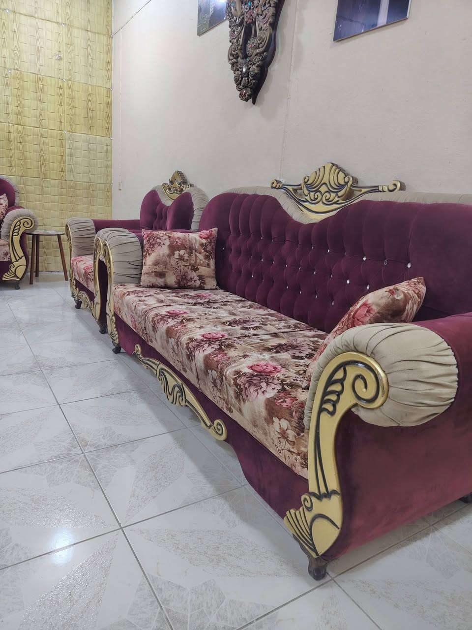 السلام عليكم
للبيع
تخم 650
كاونتر 400
معرض خشب 125
ميز بلازمة 50
طبلة 20 
كوت / داموك 
للاستفسار الاتصال
***********
