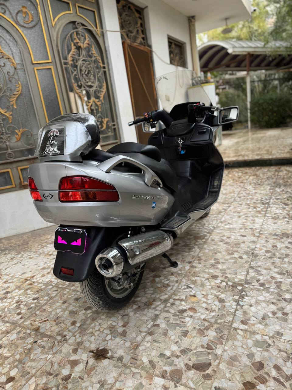 سلام عليكم دراجة ساكي ويف 650 محرك 
ماشية 26000 نظيفة كلش 
مواصفات فول مانع انزلاق ABS كير ومكينه مكفوله مري شفط🔥
السعر 24 ورقة وبيها مجال 
التواصل على الرقم ***********
العنوان كربلاء
