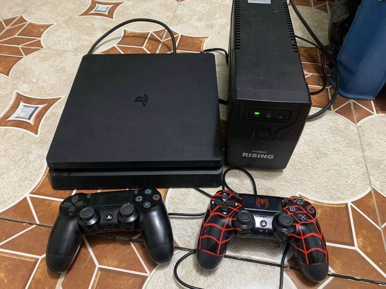 للبيع PS4 مهكر 1 تيرا 🎮
الجهاز نظيف ومرتب (لوك ستيكر)، نظام 12.50.

الملحقات: 2 جوستك + كيبل HDMI + كيبل طاقة + UPS حماية.

وهاي العابه مثل ما موضح ب فديو + تقدر تحمل بعد 

السعر: 325 ألف وبيها مجال بسيط 

العنوان واسط التمنيه 

للي يحب يشتري، يراسلني خاص


**إذا كنت صاحب هذا الإعلان وتريد حذفه لأي سبب، رجاءا أرسل رسالة إلى الدعم الفني**