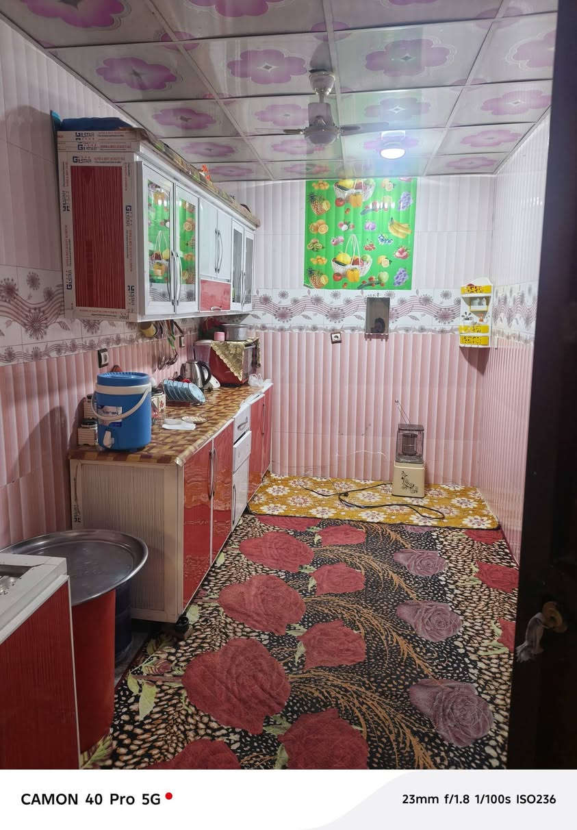 بيت طابو صرف مساحة ٣٣٣ متر ناحية الفضليه حي مدني ثاني بناء طابوك سقف عكاده غرف ٦  صاله مطبخ ديوانيه صحيات حديقة خدمات ماء كهرباء شارع مجاري قريب عله مدرسة محمد الباقر الصدر سعر ١٣٨ وبي مجال قليل تصال عله رقم *********** وتصال عله واتساب
