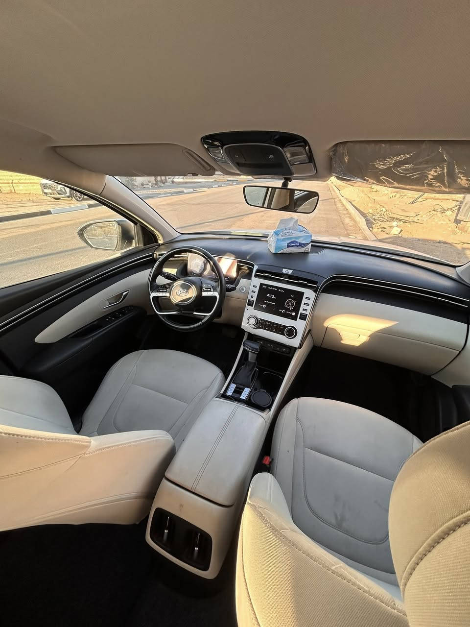 سلام عليكم توسان موديل 24 رقم بغداد
كفاله عامه عدا ملاحظه وحده ماشيه 40 الف 
سعرها 214
سياره جديده جديده  مكانها حله للاستفسار:-  ***********
