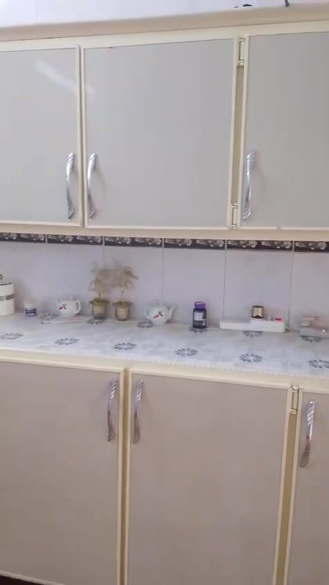 ئەمانە بۆفرۆشتن کەوانتەرو سنگەکەی ئەلەمنێۆم  لەگەڵ سەلاجەی 18قەدەم مێزی تیڤی هەموی هی یەک ماڵە 325مەعامەلەلەبازیان


**إذا كنت صاحب هذا الإعلان وتريد حذفه لأي سبب، رجاءا أرسل رسالة إلى الدعم الفني**
