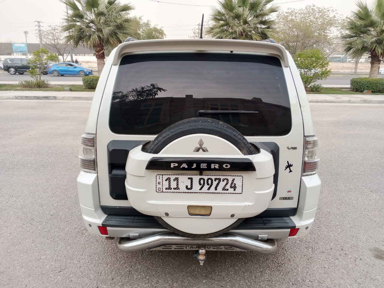 السلام عليكم سياره للبيع فقط  باجيرو حفتور وارد خليجي موديل 2010 مكينه وكير كفاله عامه حجم المكينه 3500 فورويل دفع رباعي سته سلندرمواصفات فول واحد على واحد فتحه شاشه تحكم ستيرن ثلاث قطع تبريد سبعه راكب كشنات جلد كشنات كهرباء ماري شفط شاير بالمري دمام خلفي تخم تاير حداديه تبريد ثلج بسمي شخصيا تحويل مباشر مكاني كربلاء السعر// 123//بيها مجال رقم//***********// الهاتف
