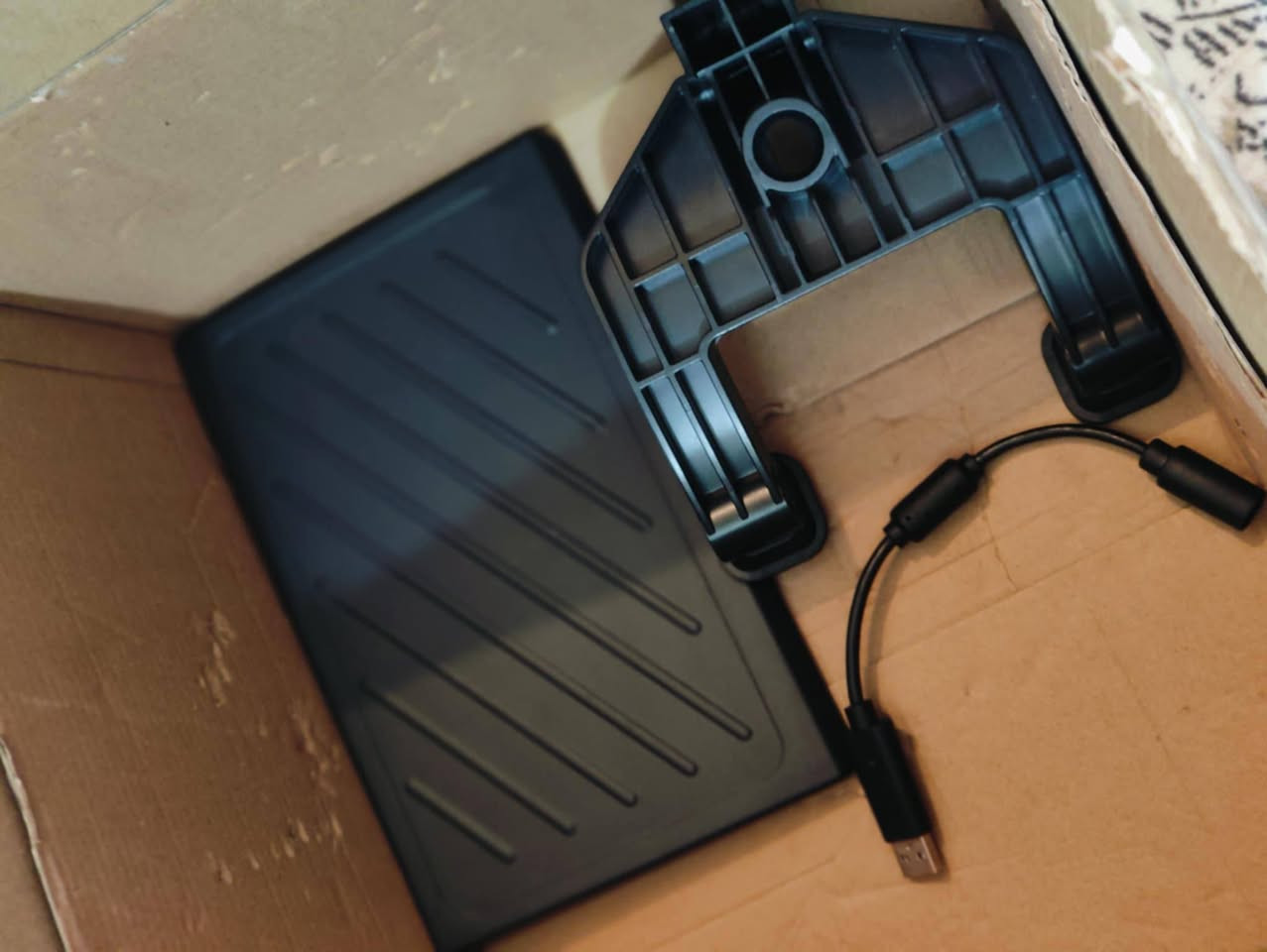 السلام عليكم 
دركسون اكس بوكس جديد نضيف نوعية ( هورا ) فرة كاملة اله شوي 
حديث يصير على جميع أجهزة الاكس بوكس من 360 لل سيريس إكس 

سعرة 75 الف وبي مجال للشراي 

للعلم مشتري اكثر من 150 الف وما مستعمل قليل كلش بسبب بعت الاكس بوكس اول ما جبته وضل عندي الدركسون 

مكاني البصرة الزبير وعندي توصيل لجميع العراق 

*********** واتساب
