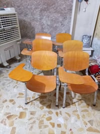 ستولات جامعيه لبيع عدد ١٢عنوان بغداد مدينه الصدر تتوصل لاتصال ٠٧٧٤٢٨٣٣...