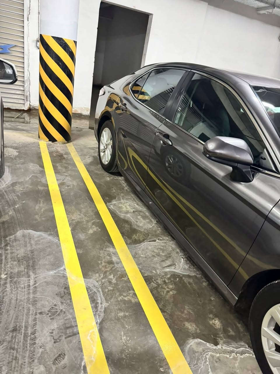 تويوتا كامري محسن  2023 LE
بسعر 189.

بيه مجال حك الجيه

  

رقم الشمال اربيل السيارة بسمي.

 سونية جديده 

هزة جديده 

رادارات بالمرايه

و تحذير رادارات خلفيه بالكامرة 

   

ماشيه  94 ميل Mile

وارد امريكي

 بدون  دواخل

 بدون ولا ايرباك 

حادثه فقط
 جاملغ جهة السايق تعديل وصبغ  بارد و شخط اباب السايق 

كشن كهرباء 

رادار امامي 

توقف امامي ذاتي 

تحديد مسار 

قيادة ذاتية 

شاشة كبيرة 

كاميرا 

وباقي المواصفات المعروفة 

رقم الشاصي 4T1C11AK7PU778598

شرط التحويل 

مكان السيارة كركوك 

الهاتف

***********

***********
