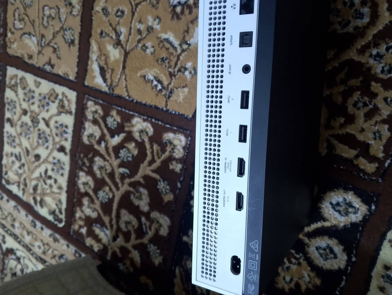 السلام عليكم اكس بوكس 1س ذاكره 780 جهاز شرط نضيف ما مفتوح /جوستك نضيف مكان كركوك عمل الشعبي /سعر 250الف بي مجال قليل هاذه رقمي الي يريد يتواصل  وياي وتساب *********** 👍
